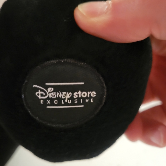 Disney Store Exclusive Christmas Winnie The Pooh Santa Claus Plush Toy - Picture 2 of 4